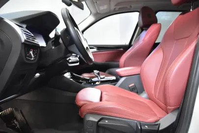 Car image 26