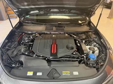 Car image 27