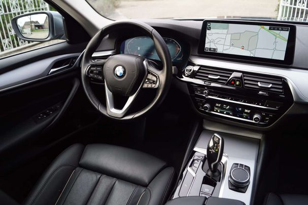 BMW 520i Touring 135 kW image number 4