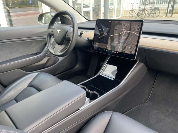 Tesla Model 3 Long Range AWD 258 kW image number 14