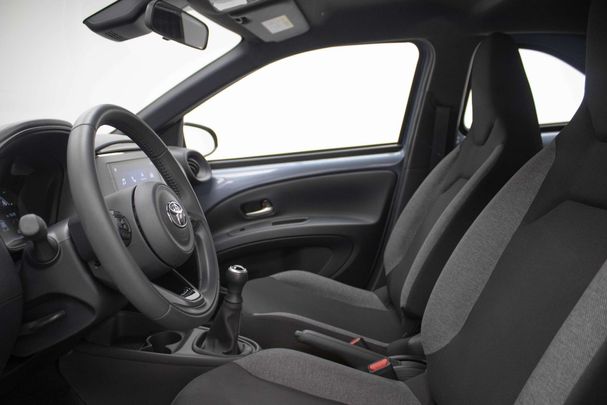 Toyota Aygo X 1.0 VVT-i 53 kW image number 8