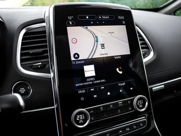Car image 30