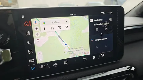 Car image 14