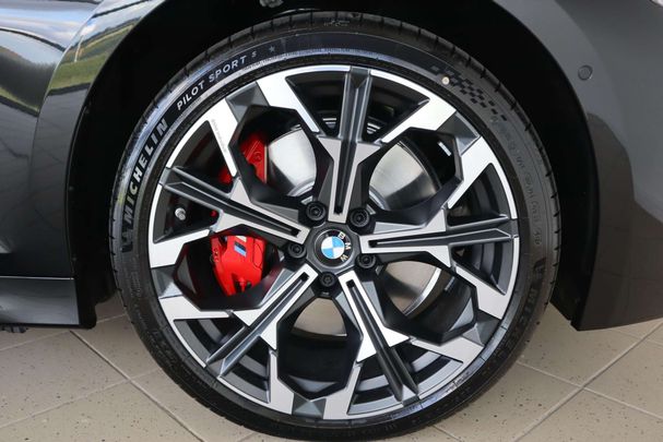 BMW 330e Touring 215 kW image number 6