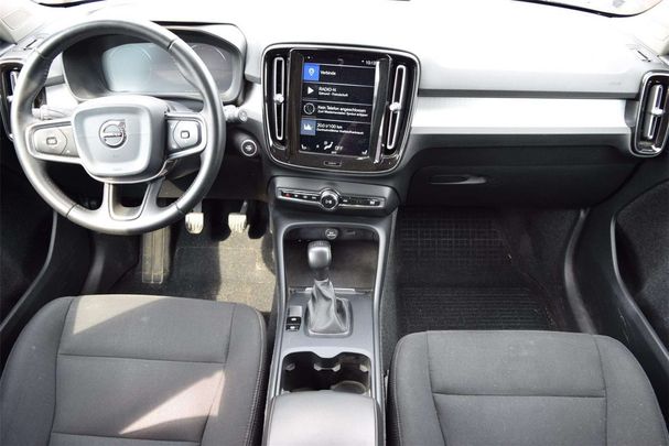 Volvo XC40 D3 Momentum 110 kW image number 8