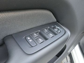 Car image 38