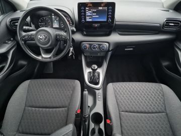 Car image 9