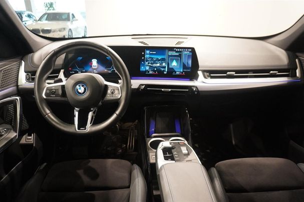 BMW iX1 xDrive30 M Sport 200 kW image number 11