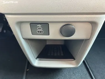 Car image 39