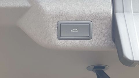 Car image 36