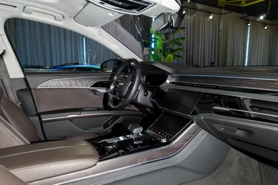 Car image 30