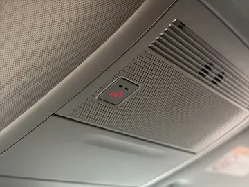 Car image 35