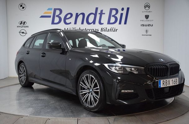 BMW 330 e Touring M Sport 216 kW image number 2