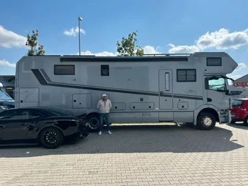 Car image 29