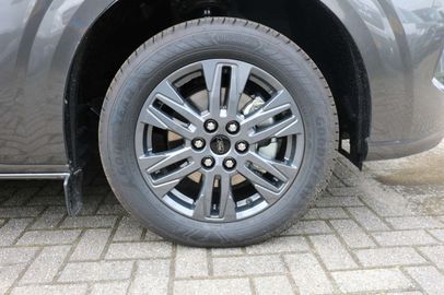 Car image 37