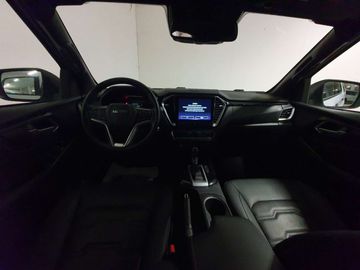 Car image 10