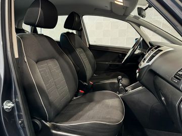 Car image 10