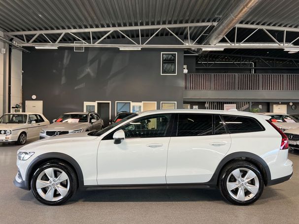 Volvo V60 Cross Country B4 AWD Geartronic Momentum 146 kW image number 6