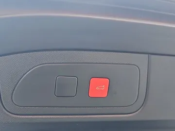 Car image 35