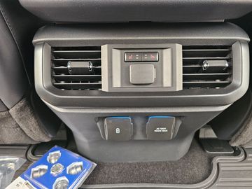 Car image 36