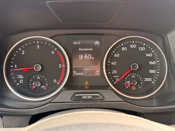 Car image 27