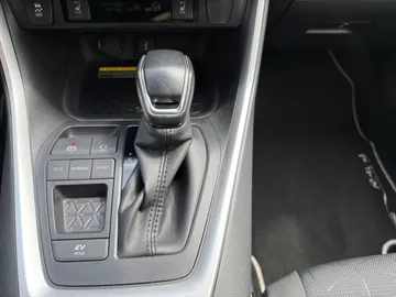 Car image 28