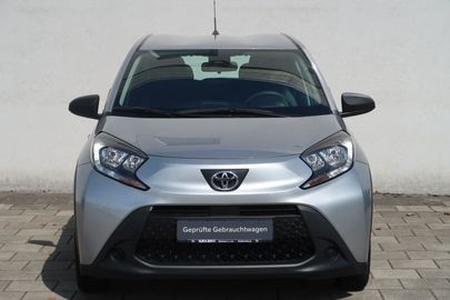 Car image 3