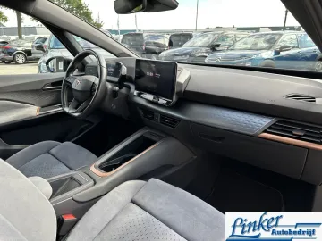 Car image 42