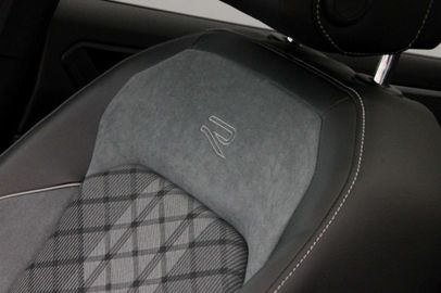 Car image 36