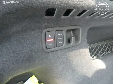 Car image 46