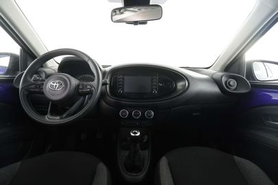 Car image 10