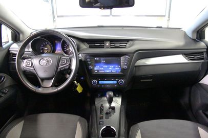 Car image 14