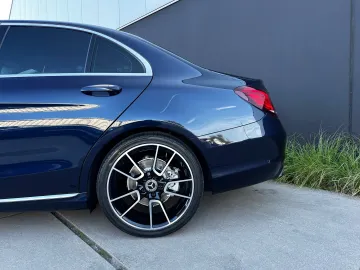 Car image 37
