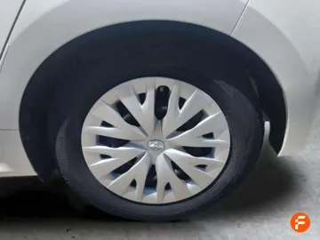 Car image 23