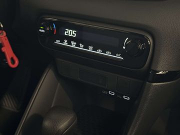 Car image 32