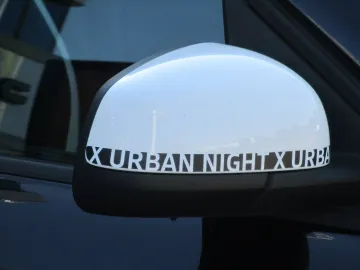 Car image 32