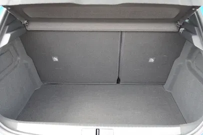 Car image 32