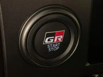 Car image 35