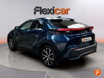 Car image 5