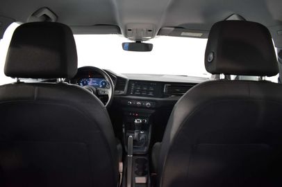 Car image 26