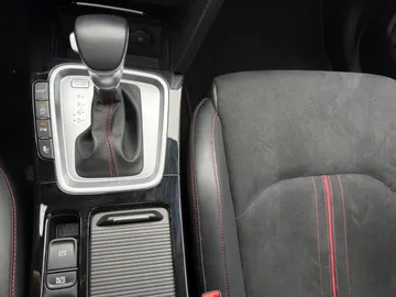 Car image 33