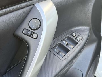 Car image 37