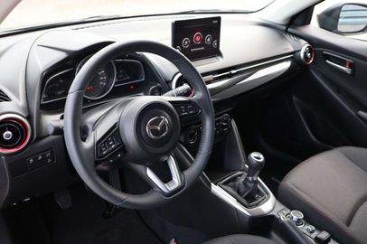 Car image 15