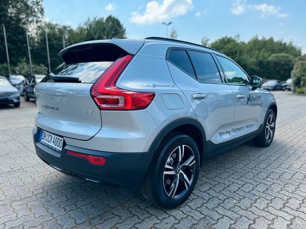 Volvo XC40 B3 Plus Dark DKG 120 kW image number 2