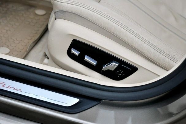 BMW 520d Luxury Line xDrive 140 kW image number 18