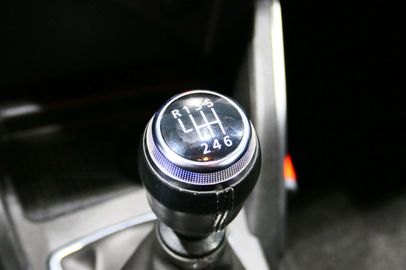 Car image 30