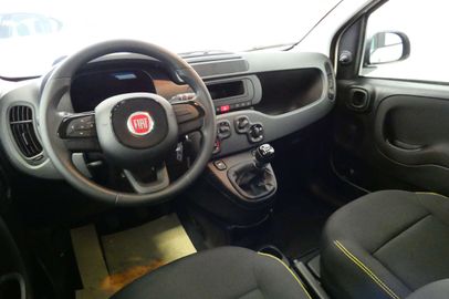 Car image 10