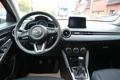 Car image 14