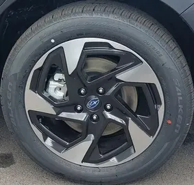 Car image 15