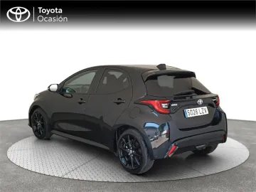 Car image 4